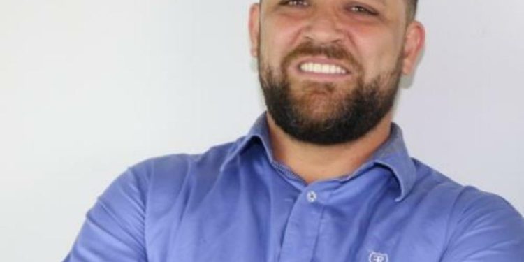 Política: Vereador de Piúma pede oficina de Libras para o município