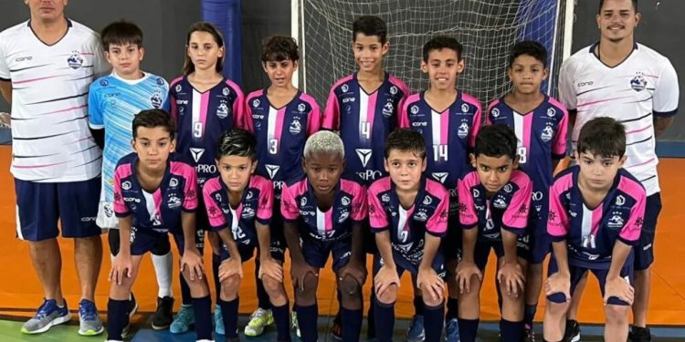 Guarapari: Time de futsal participa de competição nacional no Mato Grosso do Sul