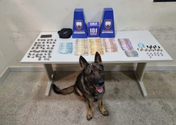 Guarapari: Dois suspeitos são detidos com drogas e um veículo é recuperado pela PM