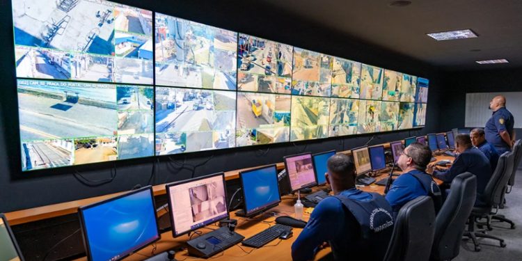 Marataízes: Central de videomonitoramento acompanha e auxilia Guarda Civil Municipal