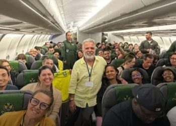 Guerra: Chega ao Brasil primeiro avião da FAB com brasileiros que estavam em Israel