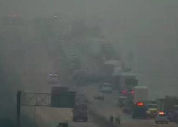 EUA: Super neblina” causa engavetamentos de 158 veículos e 7 mortes em rodovia americana