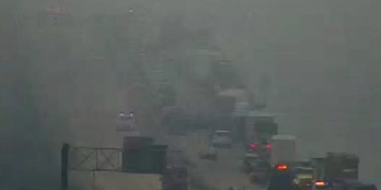 EUA: Super neblina” causa engavetamentos de 158 veículos e 7 mortes em rodovia americana