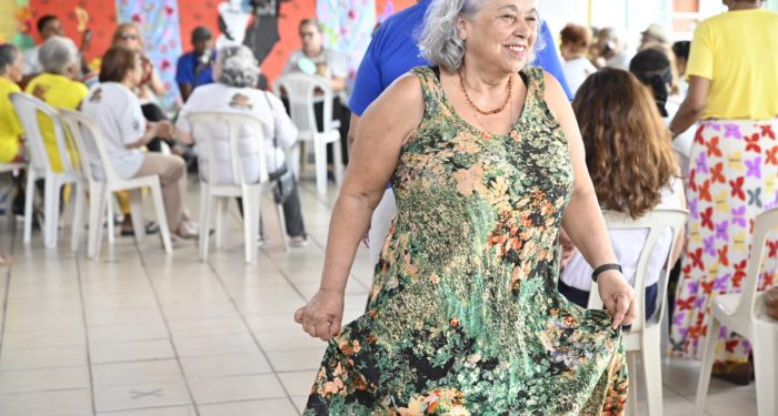 Vitória: Animação marca Tarde Dançante no Centro de Convivência de Maria Ortiz