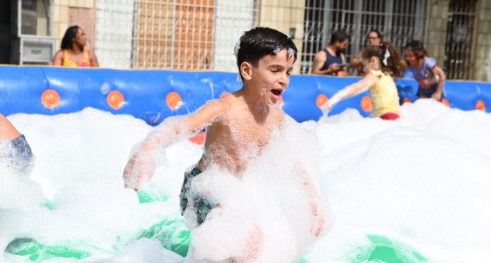 Vitória: Meninos e meninas curtem festa de Dia das Crianças na Ilha de Santa Maria