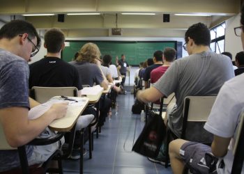 Educação: Apenas 25% dos jovens brasileiros entre 18 e 24 anos têm acesso ao ensino superior