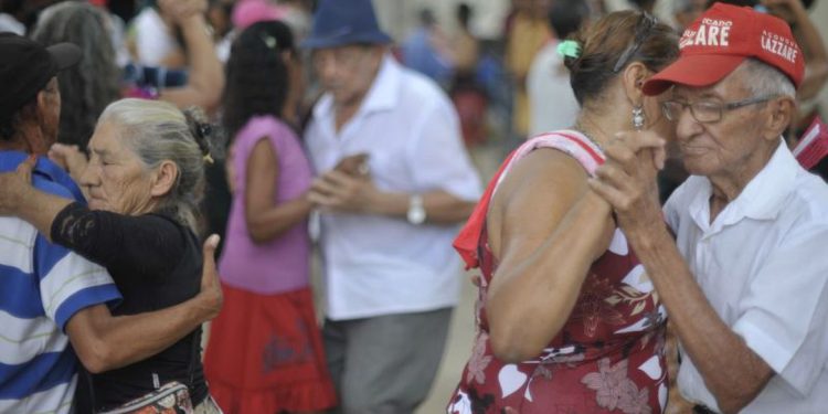 Brasil: Estatuto da Pessoa Idosa faz 20 anos e demanda revisão