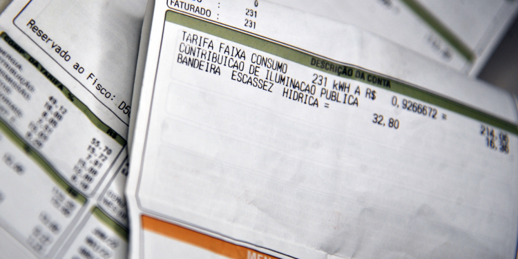 Brasil: Distribuidoras de energia pedem isenção de tributos para mais pobres