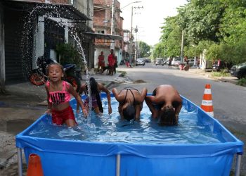 Clima: Rio tem calor recorde e sensação térmica beira os 60°C
