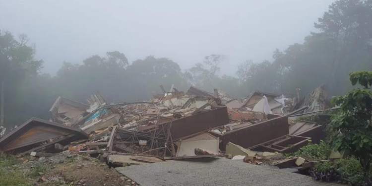 Rio Grande do Sul: Prédio desaba em Gramado em decorrência das chuvas