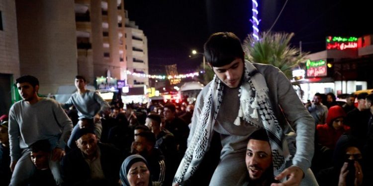 Trégua: Israel liberta novo grupo de 39 palestinos detidos