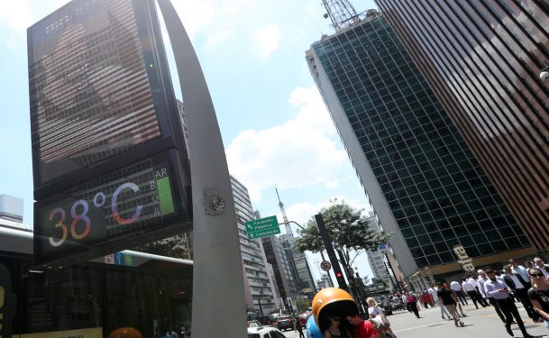 Clima: Inmet emite alerta de grande perigo à saúde em 15 Estados e no DF por causa da onda de calor no país