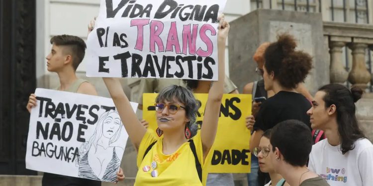 Saúde: Novembro Azul deve incluir mulheres trans, defendem urologistas