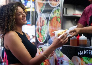 Piúma: Prefeitura divulga o Edital para permissão de uso de espaço público para atividade comercial anual em espaço demarcado