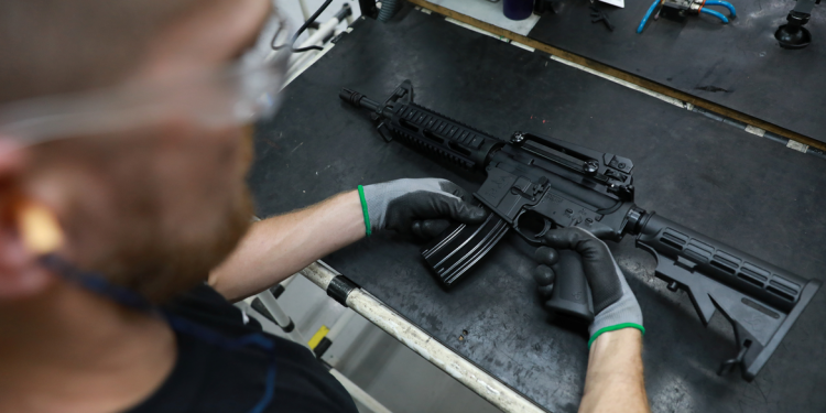 Brasil: Tratamento de feridos por armas de fogo custou R$ 41 milhões em 2022