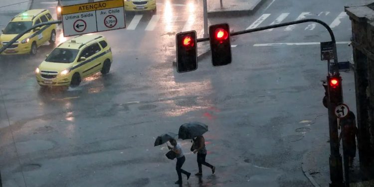 Clima: Fim de semana com temporais e ventos fortes no Sudeste e Centro-Oeste