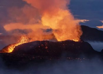 Islândia: Lagoa Azul fecha após ser atingida por 1.000 terremotos em 24 horas