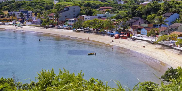 Anchieta: O que fazer entre praias e pontos turísticos do município