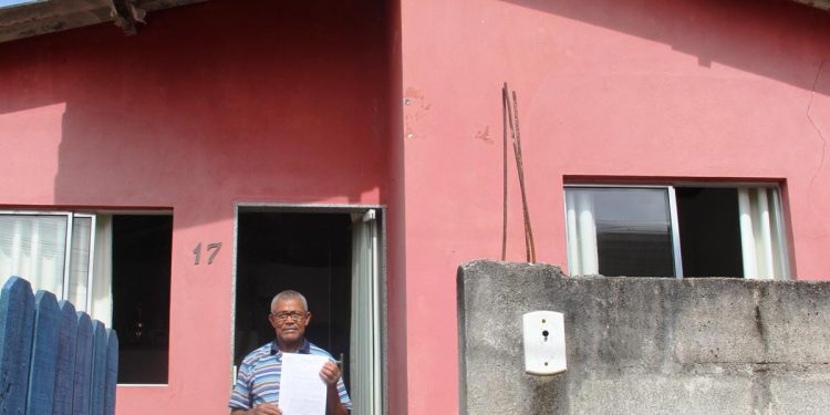 Anchieta: Famílias do bairro Nova Anchieta recebem escritura definitiva do imóvel