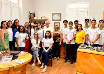 Alfredo Chaves: Estudantes alfredenses comemoram aprovação no IFES