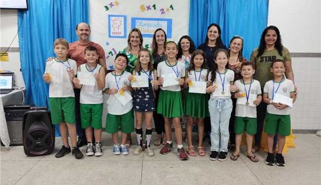 Alfredo Chaves: Premiação da OBMEP na EMEF Ana Araújo reconhece brilhantismo matemático dos alunos
