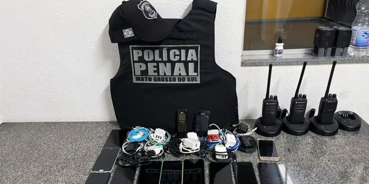 Brasil: Operação apreende mais de mil celulares em presídios do país