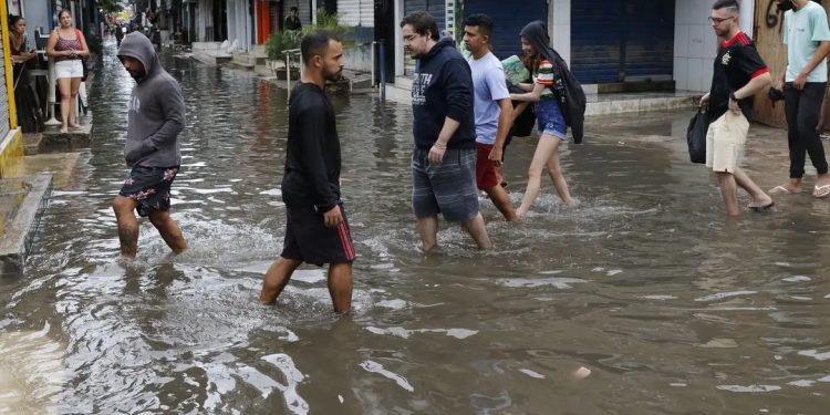 Clima: Último fim de semana do ano terá chuvas em grande parte do país