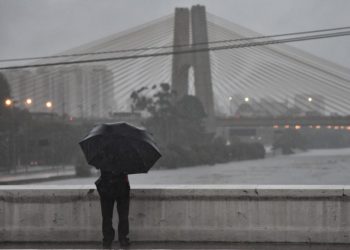 Clima: Temporais voltam a atingir São Paulo após trégua no final de semana