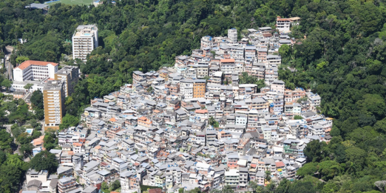 Rio: Fiocruz lança cartilha contra o racismo e sobre campanha de saúde nas comunidades cariocas