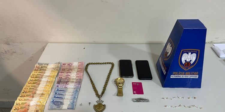 Guarapari: PM detém suspeitos com mandado de prisão e menores por tráfico de drogas