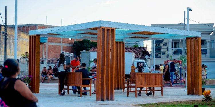Guarapari: Prefeitura entrega seis novas praças à população