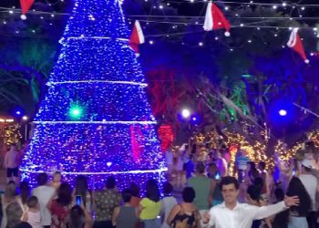 Iconha: Decoração de Natal é inaugurada pela Banda 13 de Junho