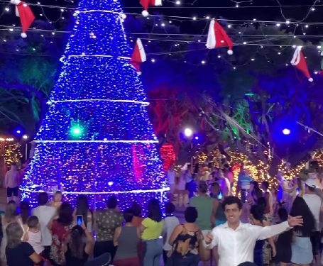 Iconha: Decoração de Natal é inaugurada pela Banda 13 de Junho