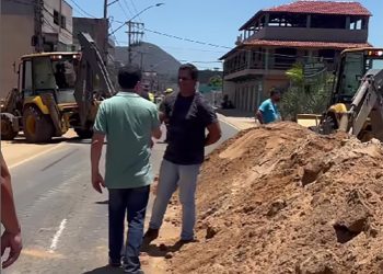 Itapemirim: Obras de Drenagem e pavimentação em rua de Itaoca