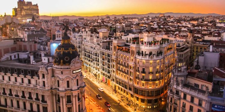 Turismo: Espanha registra aumento de turistas brasileiros em 2023