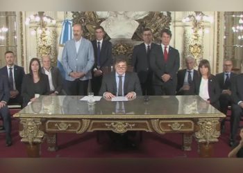 Argentina: Milei anuncia ‘megadecreto’ que revoga mais de 300 medidas e desregula economia