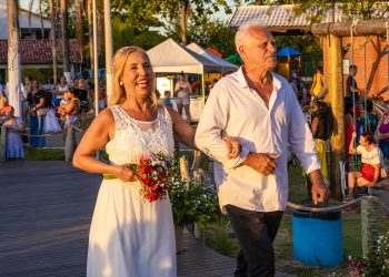 Piúma: 2° Casamento Comunitário realiza o sonho de 16 casais piumenses