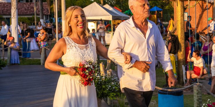 Piúma: 2° Casamento Comunitário realiza o sonho de 16 casais piumenses