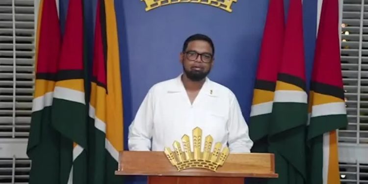 Negociação: Presidente da Guiana aceita convite de São Vicente e Granadina e confirma encontro com Maduro