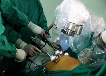 Chile: Robô cirúrgico magnético faz estreia internacional em hospital