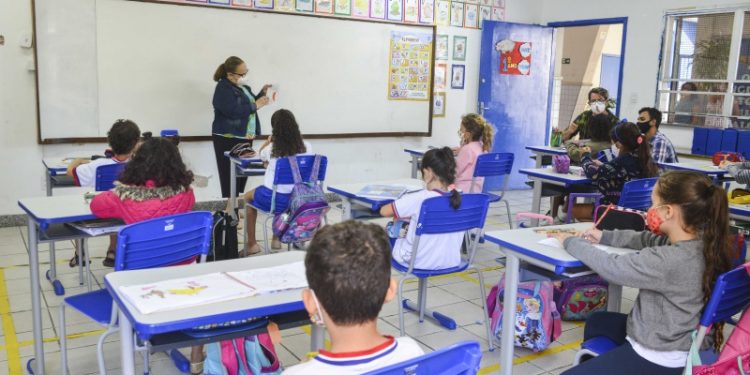 Vitória: Prefeitura vai realizar concurso público para o magistério
