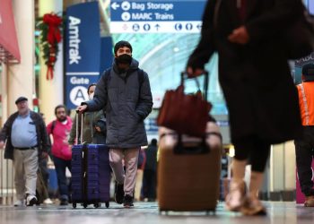 Saúde: Variante JN.1 do Covid-19 se espalha pelos EUA