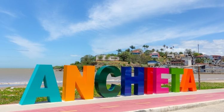 Anchieta: Três motivos para passar o Réveillon aqui