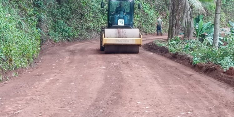 Anchieta: Estradas de Olivânia e região recebem aplicação de revsol