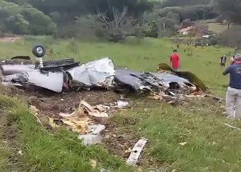 Acidente: Avião cai em Minas Gerais e deixa sete mortos