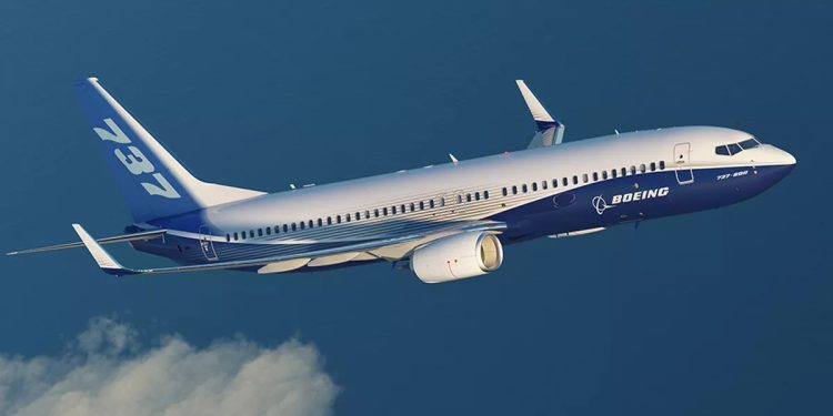 Japão: Boeing 737-800 retorna a aeroporto por rachadura na janela