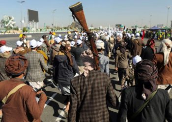 Conflito: Quem são os Houthis e por que eles atacam navios no Mar Vermelho?