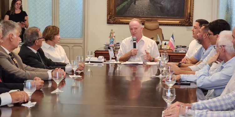 Espírito Santo: Governador anuncia novas parcerias para a Universidade Aberta Capixaba