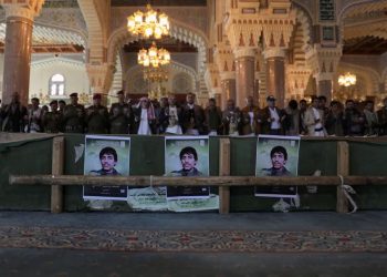 Conflito: Houthis ordenam que cidadãos dos EUA e do Reino Unido deixem o Iêmen