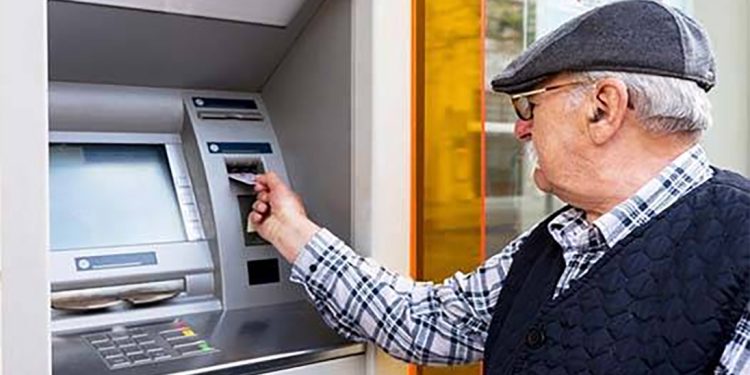 Isenção para idosos: Como solicitar a dispensa do pagamento de IPTU e IPVA